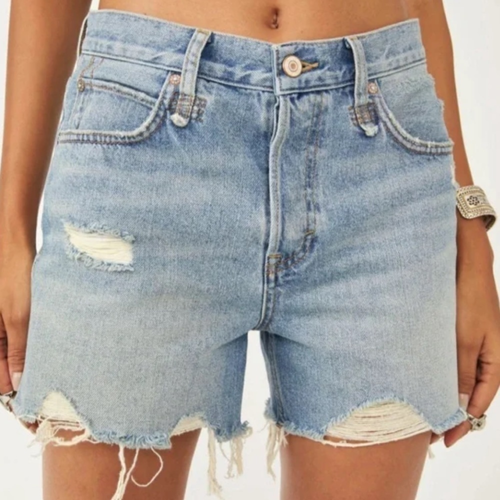 NWT Free People Makai Distressed Cutoff Shorts in Loose Cannon